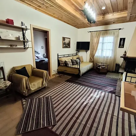 בית נופש Ironwood Lodge- Parnassos Kalívia